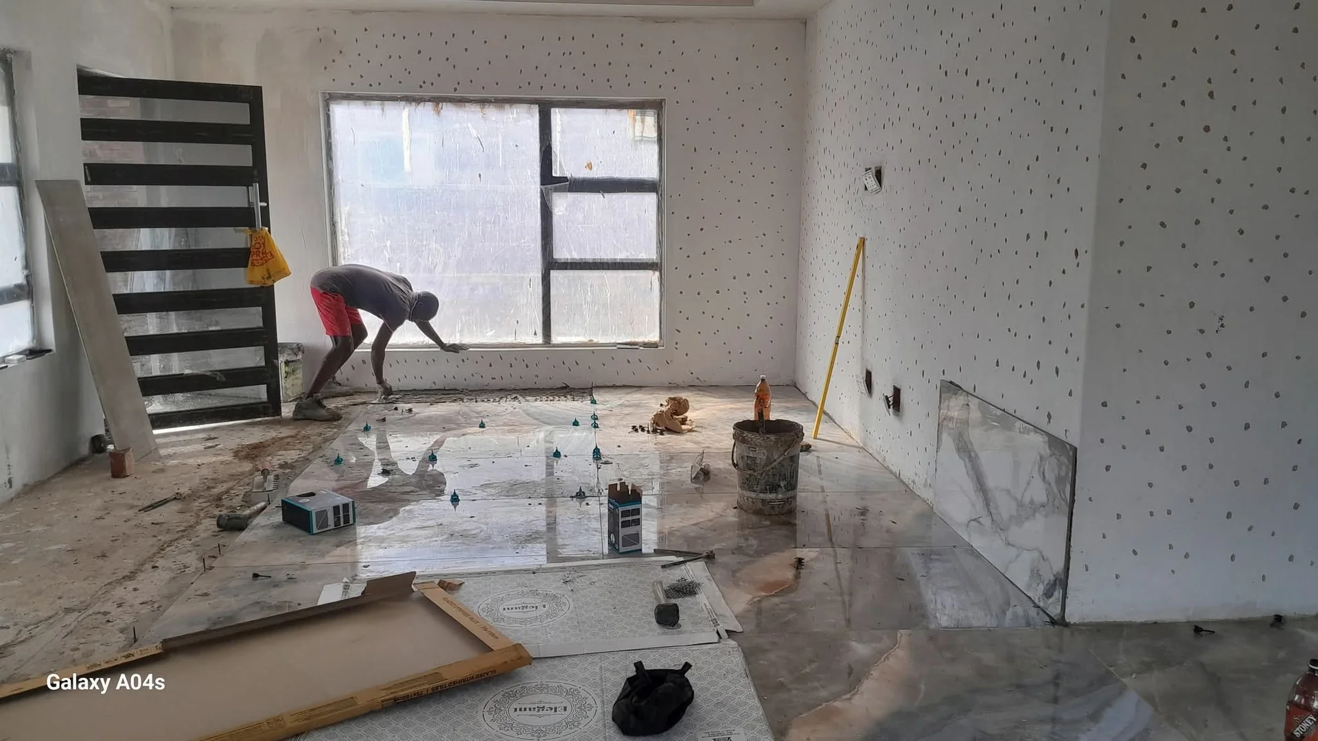 Suspended ceiling installation in a modern interior space